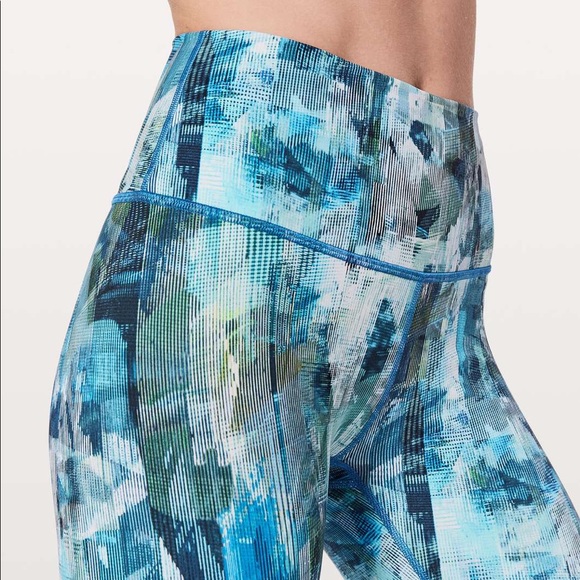 LULULEMON Wunder Under High Rise Leggings 25” in Sun Dazed Multi Blue - Picture 3 of 9